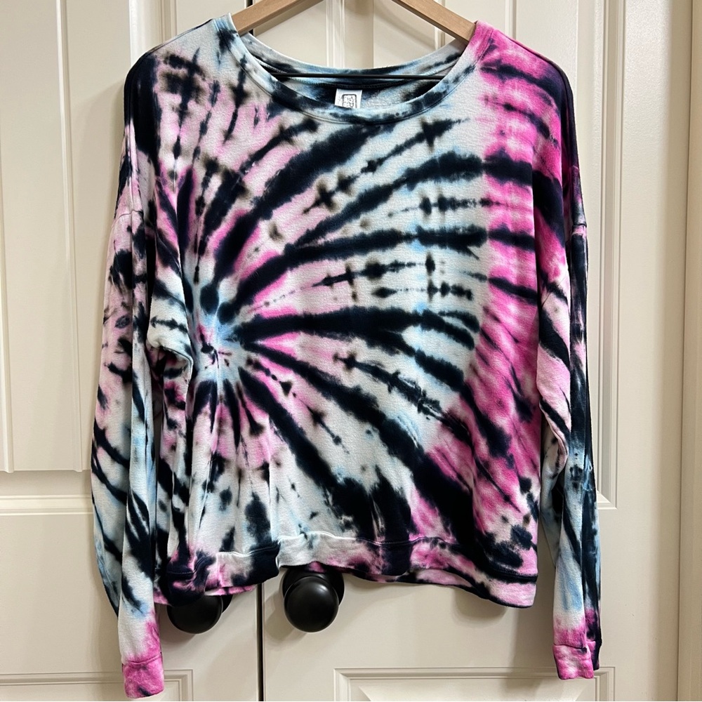 Erge Designs Girls Tie Dye Long Sleeve Top in Blue/Pink, Size XL